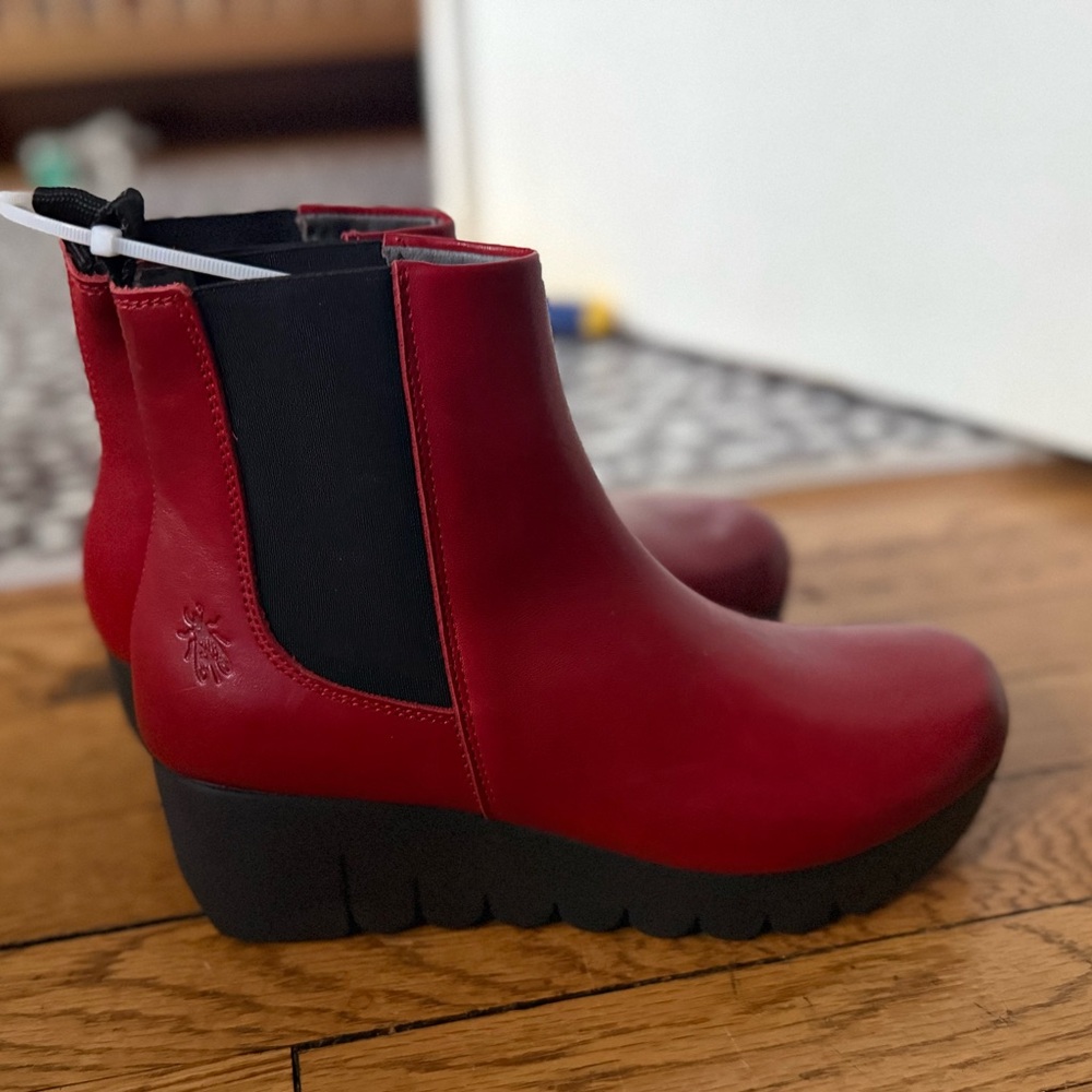 Fly London Vaze Chelsea Boots - Size 37 - NWOB